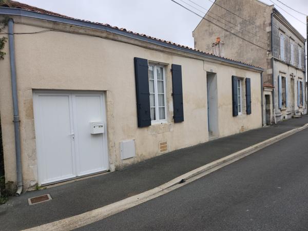 Luçon (85400) Maison de ville en pierre