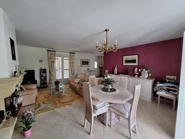 Maison à vendre 359 040 € Saint-Loubès 6 p 136 m² DPE C