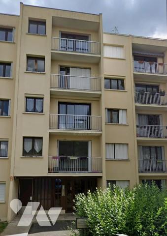 AVON , 7 mn à pied de la gare, Appartement F3  de 58.94 m² - cave - parking couvert - 
vendu loué.
