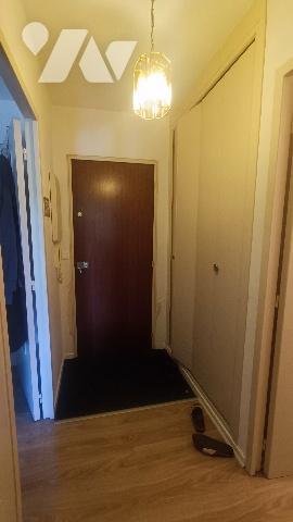 AVON , 7 mn à pied de la gare, Appartement F3  de 58.94 m² - cave - parking couvert - 
vendu loué.