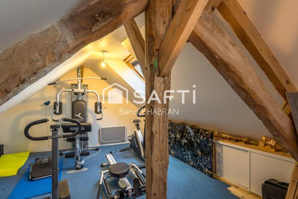 Maison de 200m2, 8 pièces, 4 chambres terrain de 570m2