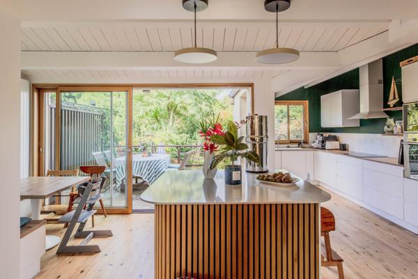 Maison de ville rénovée avec garage et jardin - la Genette
