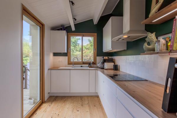Maison de ville rénovée avec garage et jardin - la Genette