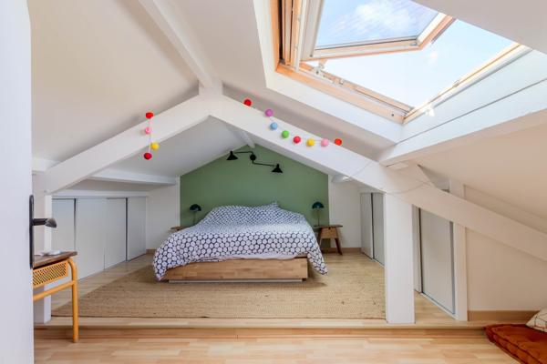 Maison de ville rénovée avec garage et jardin - la Genette