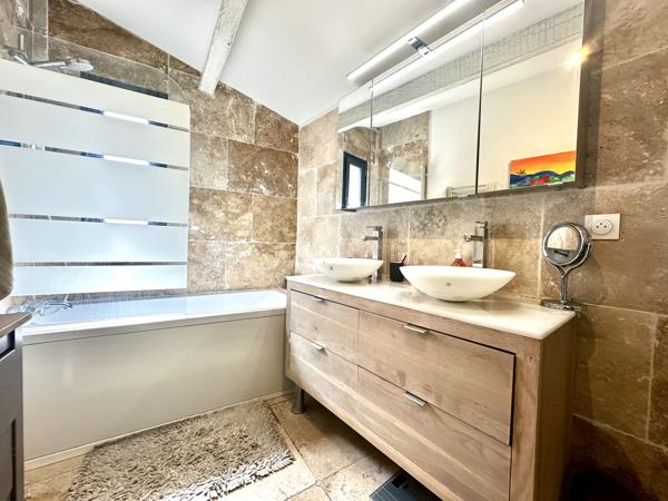 Appartement 4 pièces - 104 m² Exclusivité efficity