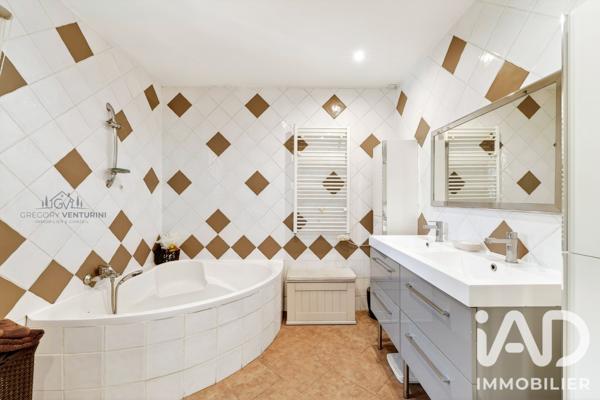Maison (prestige) à vendre 8 pièces 202 m² Fuveau