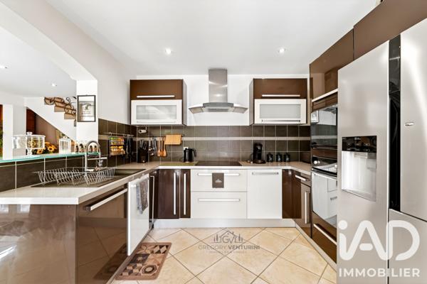 Maison (prestige) à vendre 8 pièces 202 m² Fuveau
