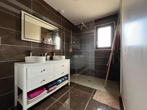 Maison contemporaine 5 chambres - 165m² - Trangé -DPE A