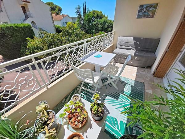 Appartement Six Fours Les Plages de 1 pièce aux  Lones