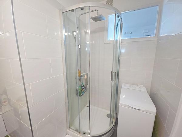 Appartement Six Fours Les Plages de 1 pièce aux  Lones