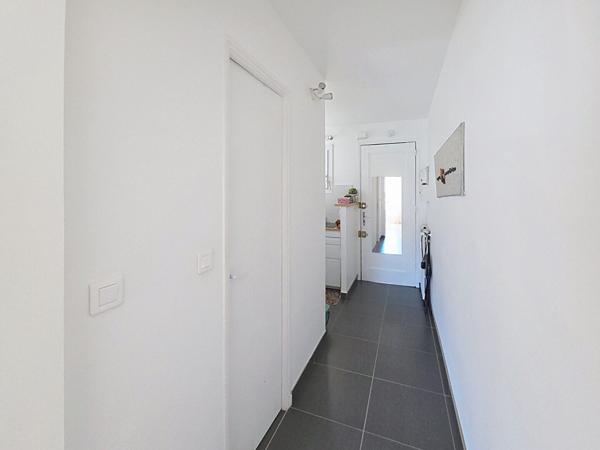 Appartement Six Fours Les Plages de 1 pièce aux  Lones