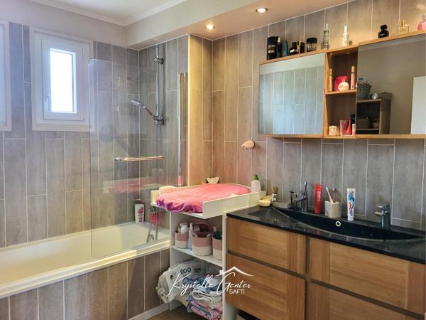 Maison familiale à Abergement-La-Ronce