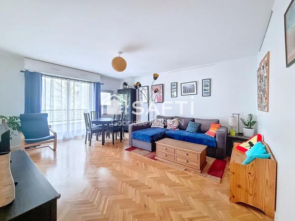 Appartement avec balcon, cave et parking