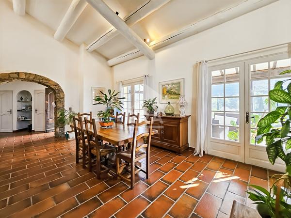 LES PENNES MIRABEAU - EXCLUSIVITE - Maison T5 de 171m2 sur 2067m2 de terrain piscine garage
