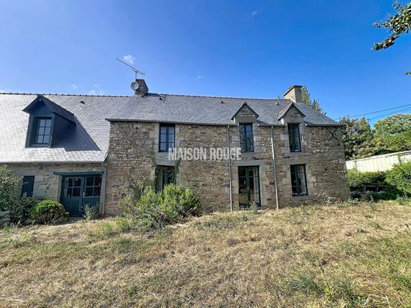 Ancien corps de ferme à Mont-Dol avec habitation rénovée et fort potentiel