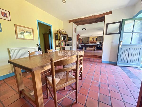 Ancien corps de ferme à Mont-Dol avec habitation rénovée et fort potentiel