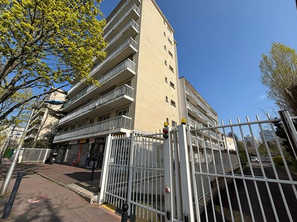 APPARTEMENT 3/4 PIECES - 82M² AVEC BALCON - PARKING 