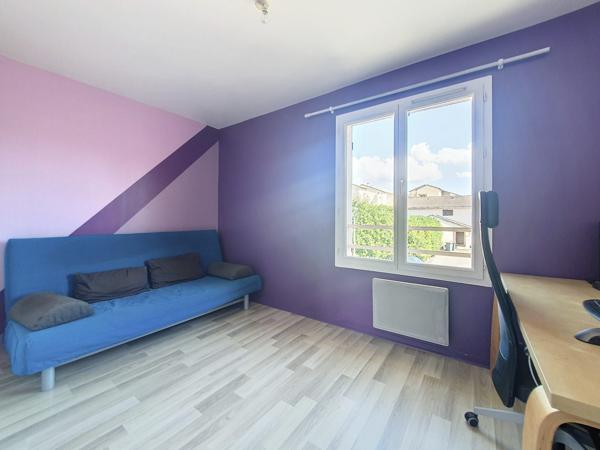 À vendre - Maison mitoyenne 1 côté, 5 pièces située à Charvieu-Chavagneux (38230)