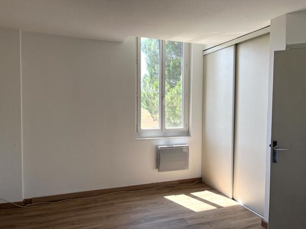 Location Appartement40 m² - 2 Pièces - BRESSOLS (82710)