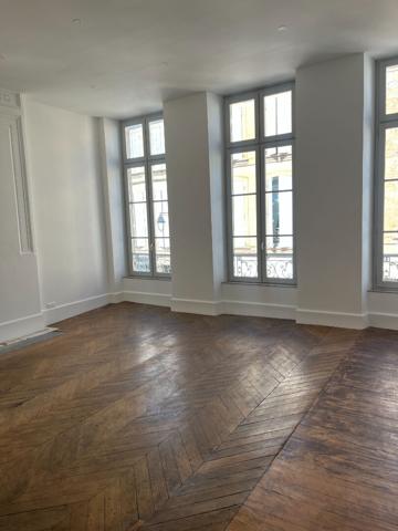 Appartement T2 Lumineux et Rénové Centre-Ville LECTOURE (32700)