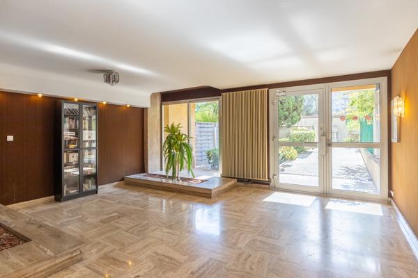 Appartement T4 avec terrasse - VAUBAN-PERIER 13008