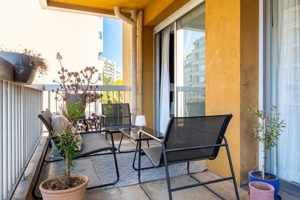 Appartement T4 avec terrasse - VAUBAN-PERIER 13008