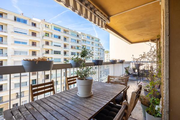 Appartement T4 avec terrasse - VAUBAN-PERIER 13008