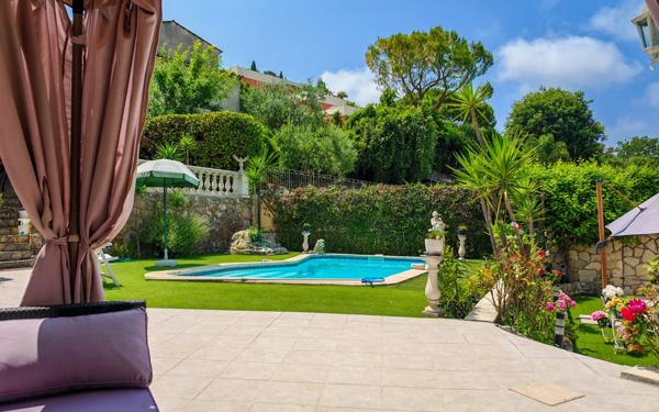 Maison à vendre    6 pièces • 131 m2 Villeneuve-Loubet