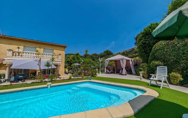 Maison à vendre    6 pièces • 131 m2 Villeneuve-Loubet