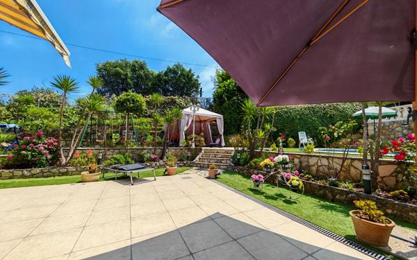 Maison à vendre    6 pièces • 131 m2 Villeneuve-Loubet