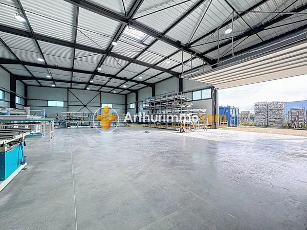 Vente Local commercial 936 m2 à Vaulx-Milieu