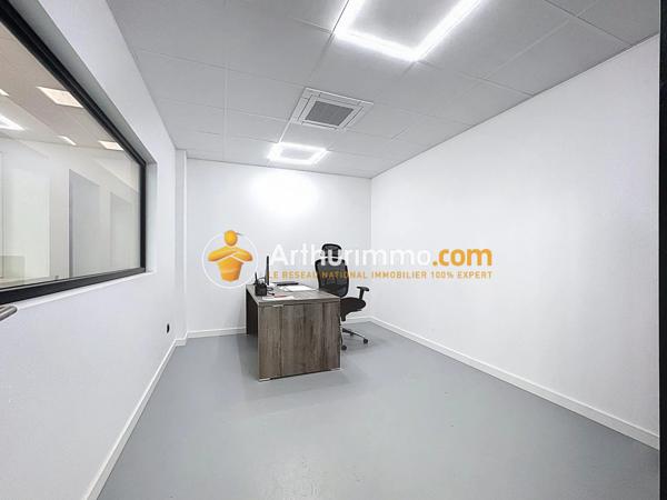 Vente Local commercial 936 m2 à Vaulx-Milieu