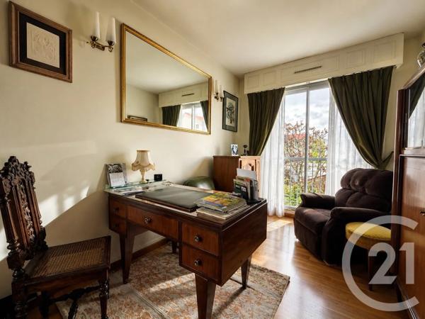 Appartement F5 à vendre  5 pièces - 96 m 2   ST MAUR DES FOSSES  - 94