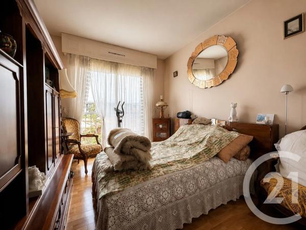 Appartement F5 à vendre  5 pièces - 96 m 2   ST MAUR DES FOSSES  - 94