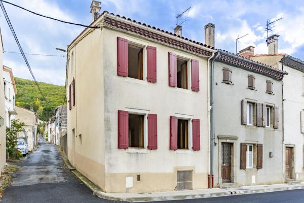 Maison de ville 110m², terrasse, garages et jardin - REF. VM443