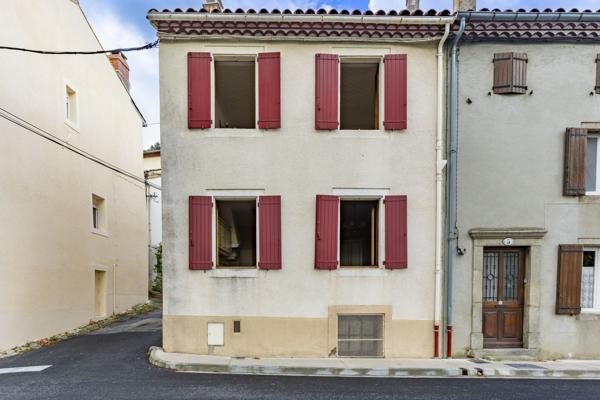 Maison de ville 110m², terrasse, garages et jardin - REF. VM443
