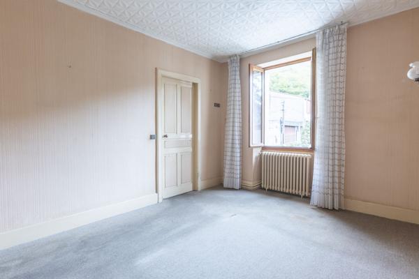 Maison de ville 110m², terrasse, garages et jardin - REF. VM443