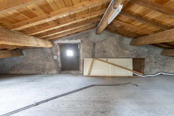 Maison de ville 110m², terrasse, garages et jardin - REF. VM443