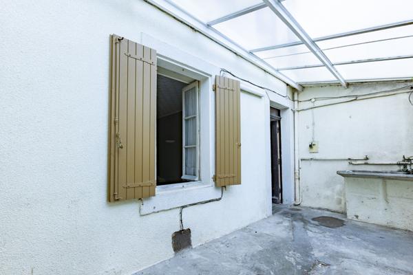 Maison de ville 110m², terrasse, garages et jardin - REF. VM443