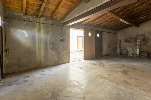 Maison de ville 110m², terrasse, garages et jardin - REF. VM443