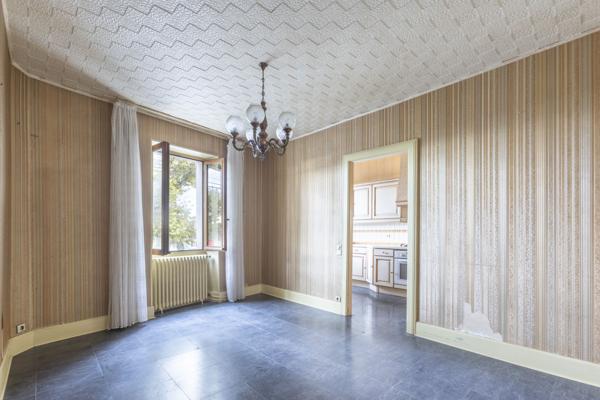 Maison de ville 110m², terrasse, garages et jardin - REF. VM443