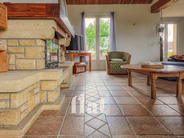 MAISON FAMILIALE à VERTOU 3/4 CH - DPE D -147 m2 - grand jardin arboré - PROCHE SUPER U