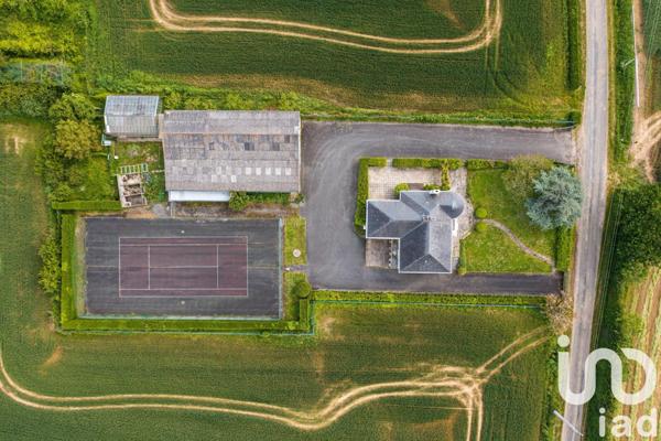 Maison traditionnelle 10 pièces de 130 m² à Mauges-sur-Loire (49410)