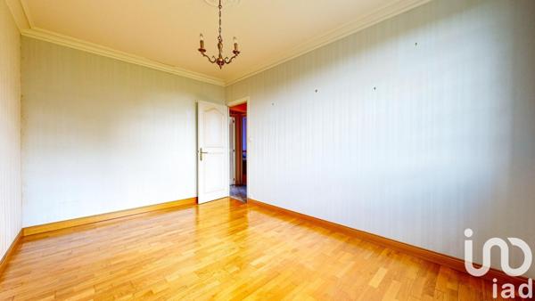 Maison traditionnelle 10 pièces de 130 m² à Mauges-sur-Loire (49410)