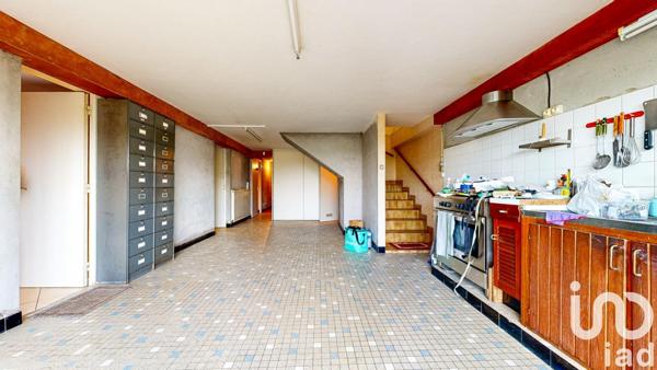 Maison traditionnelle 10 pièces de 130 m² à Mauges-sur-Loire (49410)