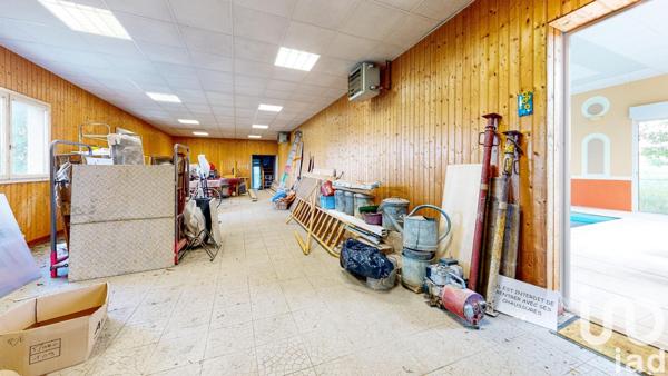 Maison traditionnelle 10 pièces de 130 m² à Mauges-sur-Loire (49410)