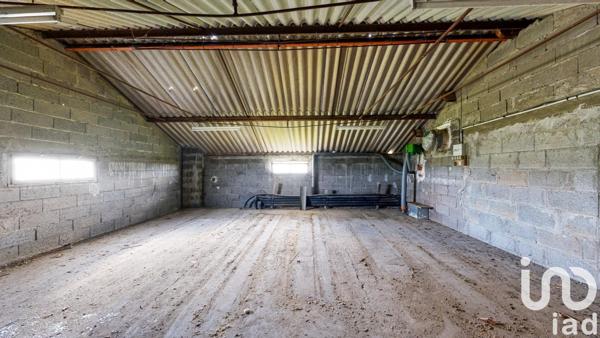 Maison traditionnelle 10 pièces de 130 m² à Mauges-sur-Loire (49410)