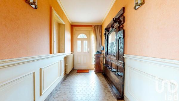 Maison traditionnelle 10 pièces de 130 m² à Mauges-sur-Loire (49410)