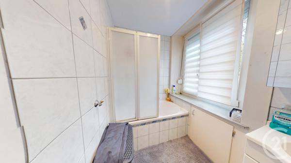 Appartement F4 à vendre  5 pièces - 77 m2 VILLERS LE LAC - 25