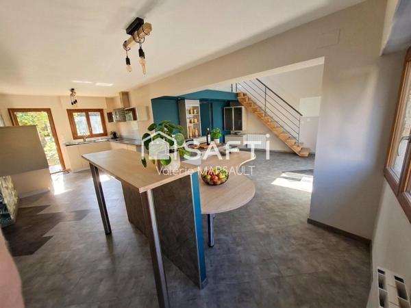 Maison familiale avec piscine et vie de plain-pied